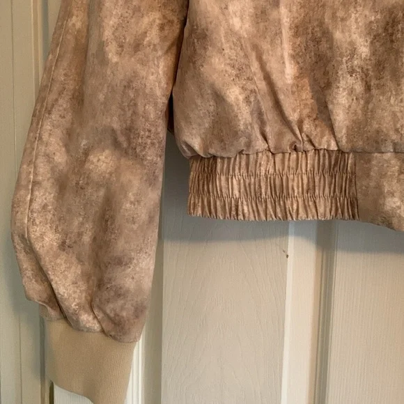 jacket - Picture 2 of 4